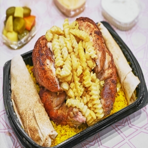  فرخة مشوية مع رز وبطاطس حجم عائلي